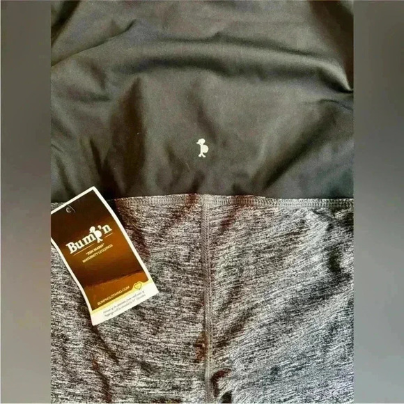 NWOT Bump'n Maternity/Post Leggings
Women's Size Small Black/Gray - Picture 5 of 6